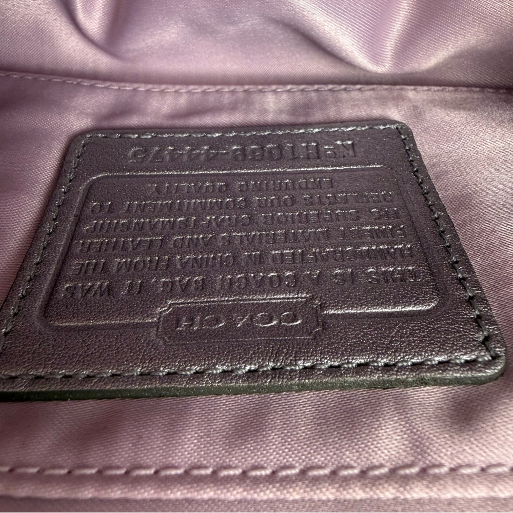 Coach Julia Limited Edition Silver Sequin Kisslock Clutch Wristlet - Picture 11 of 14